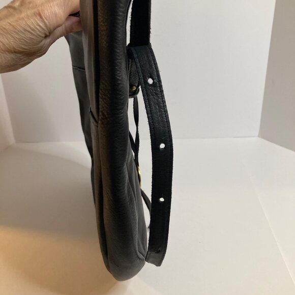 Womens Margot Leather Adjustable Crossbody Shoulder Hobo Bag Black 12 x 12 x 2" - Picture 4 of 11